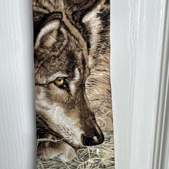 100% Silk Tie Wolf ‘Taking A Break’ John Dawson 1993 Endangered Species - Picture 1 of 7